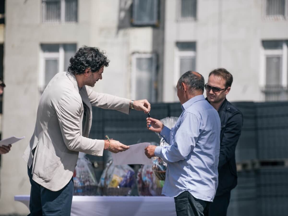 ბინები კოოპერატივით დაზარალებულთათვის-თბილისის მერიამ 104 ოჯახს ბინა გადასცა