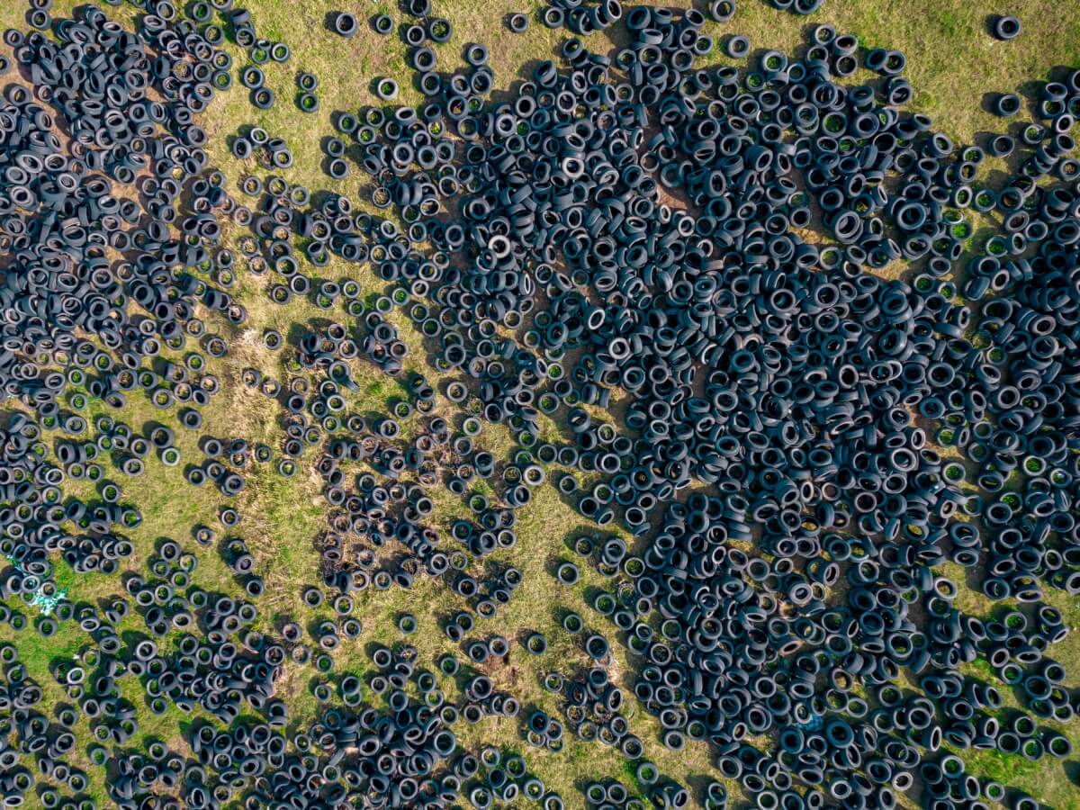 საბურავების ნაგავსაყრელი – მომაკვდინებელი საფრთხე თბილისის უბანში