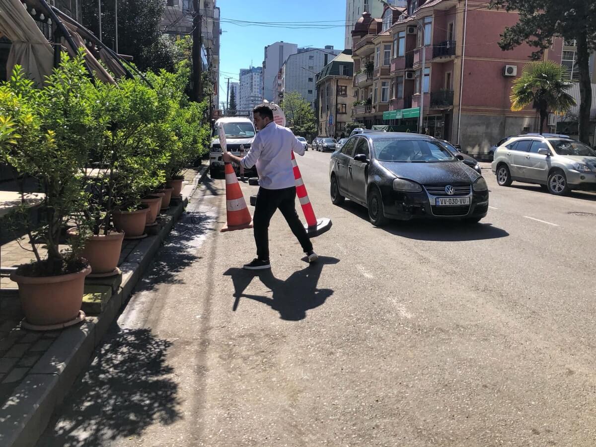 ბათუმში საპარკინგე ადგილების თვითნებური შეზღუდვის ფაქტებზე მონიტორინგი ხორციელდება