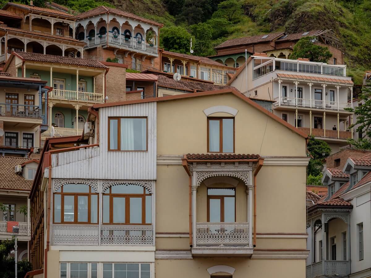 ტიფლისური აივნები