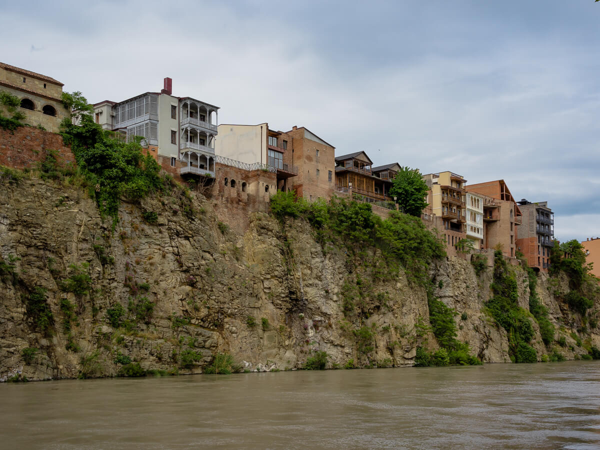 ტიფლისური აივნები