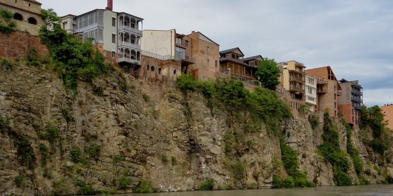 ტიფლისური აივნები