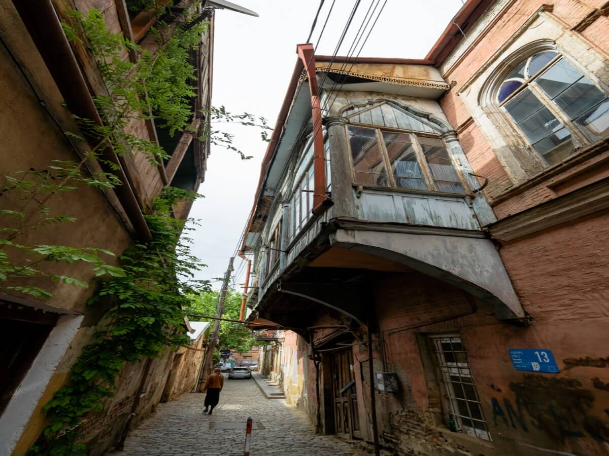 ტიფლისური აივნები