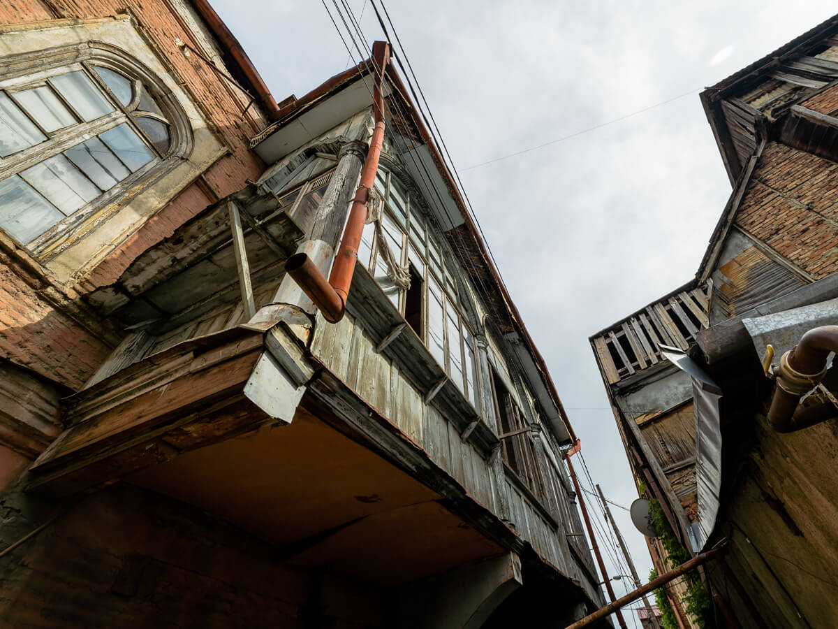 ტიფლისური აივნები