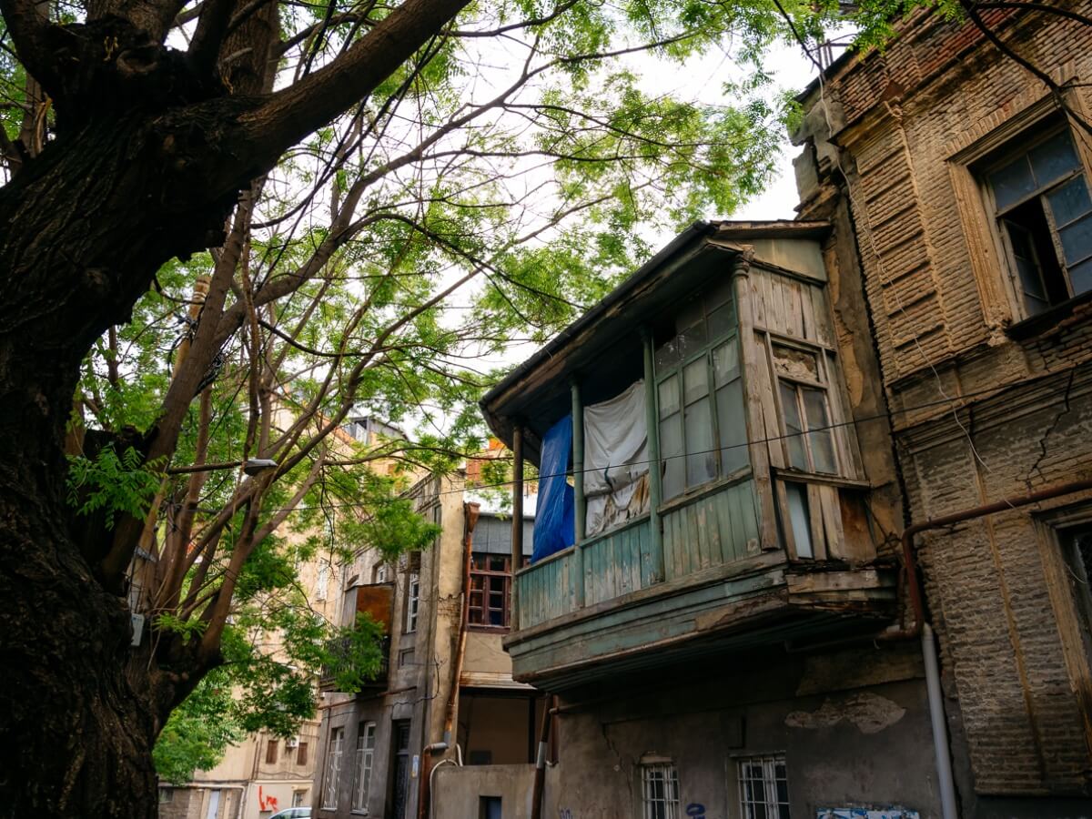 ტიფლისური აივნები