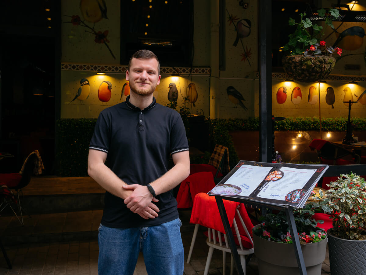 ერთი დღე კოტე აფხაზის ქუჩაზე