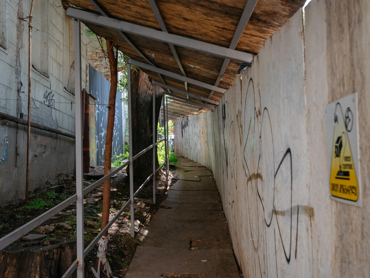 ერთი დღე კოტე აფხაზის ქუჩაზე