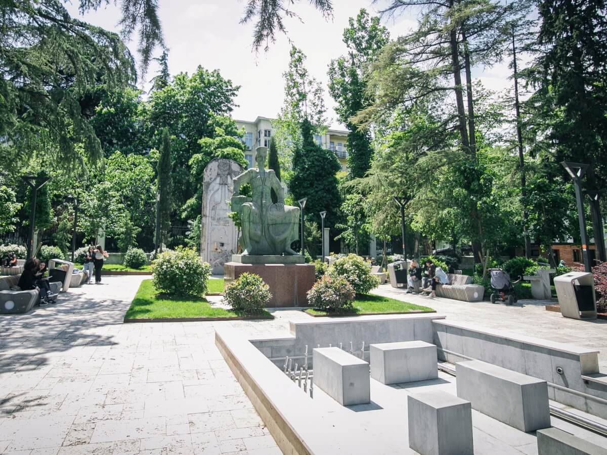 ნახეთ დედაქალაქის მერის ფოტო-კოლაჟი