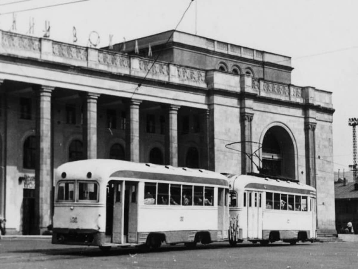 ტრამვაი – ფოტო – კადრებზე შემორჩენილი თბილისური ისტორიის ნაწილი, ნახეთ ფოტოები, რომელიც ძველ თბილისში დაგაბრუნებთ