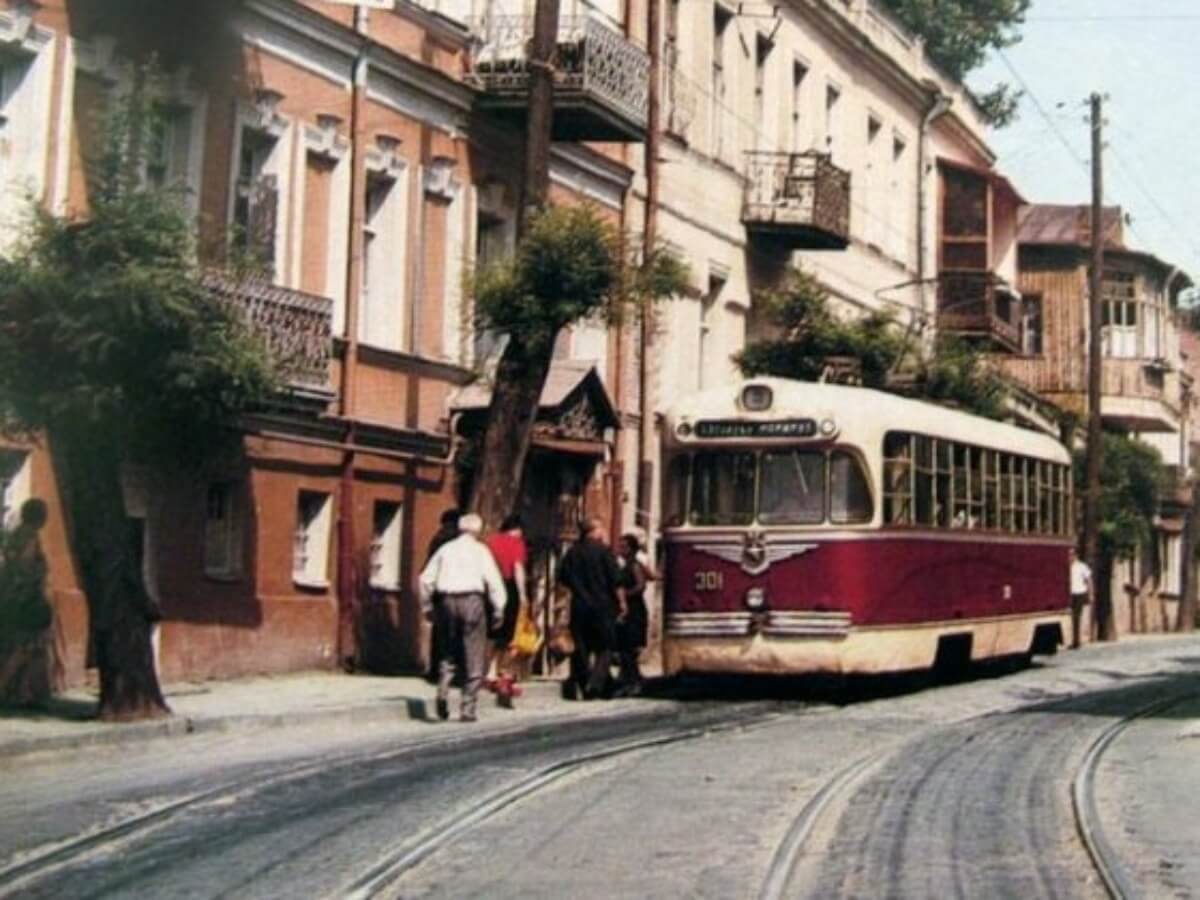 ტრამვაი – ფოტო – კადრებზე შემორჩენილი თბილისური ისტორიის ნაწილი, ნახეთ ფოტოები, რომელიც ძველ თბილისში დაგაბრუნებთ