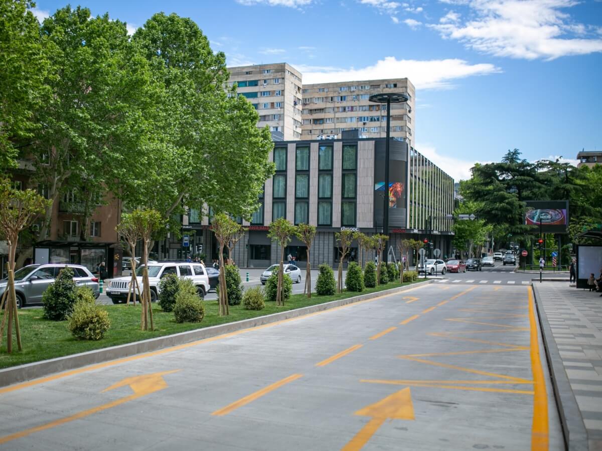 ფოტო, კადრები ჟვანიას მოედნიდან-ნახეთ როგორ გამოიყურება მოედანი რომლის რეკონსტრუქციაც დასრულდა