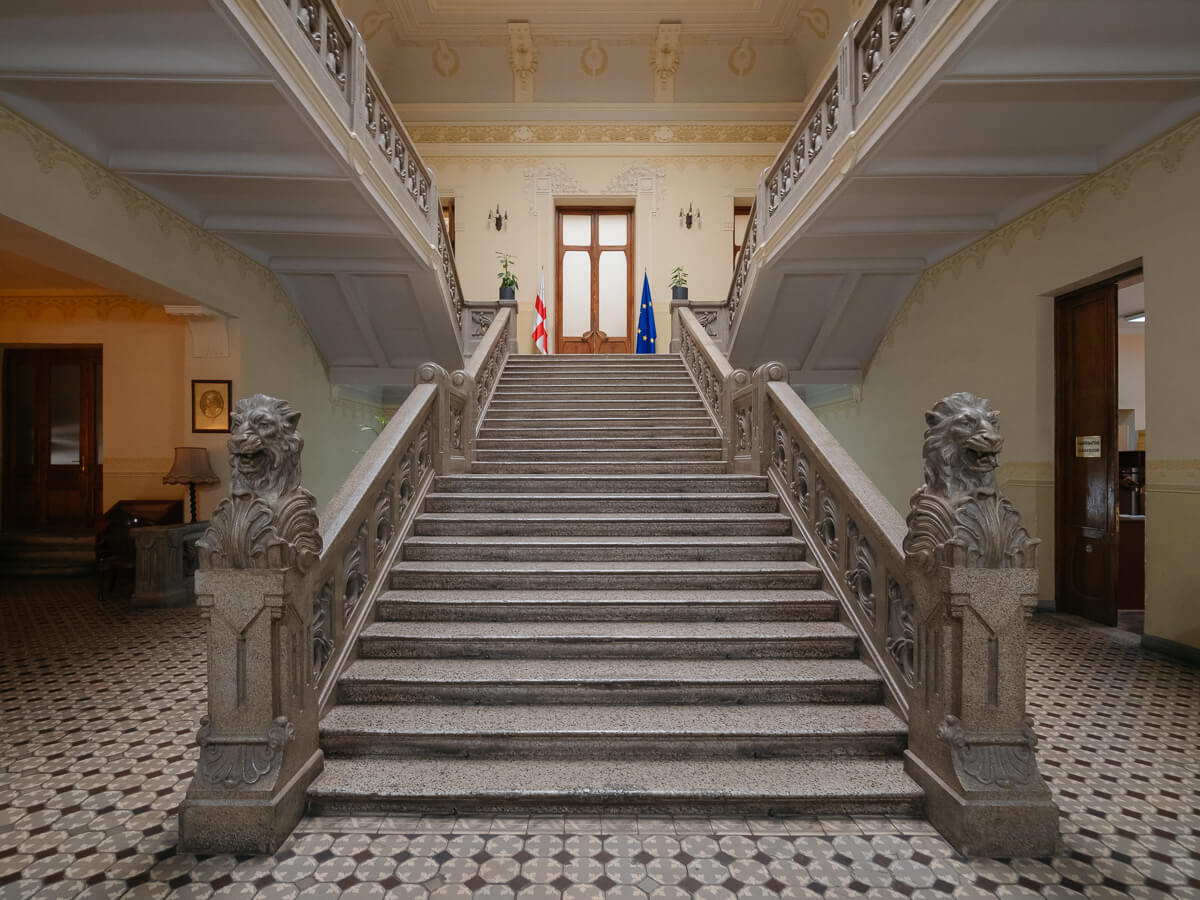 ი. მაჩაბლის სახელობის სამკითხველო დარბაზი უახლოს მომავალში პირველ მკითხველს დაელოდება