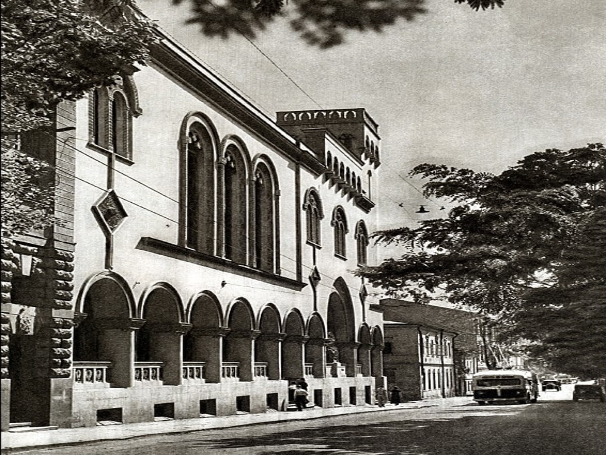 ი. მაჩაბლის სახელობის სამკითხველო დარბაზი უახლოს მომავალში პირველ მკითხველს დაელოდება