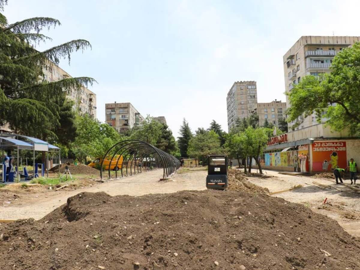 გლდანის მესამე მიკრორაიონში, 9 000 კვ.მ ფართობზე პარკის მოწყობა მიმდინარეობს