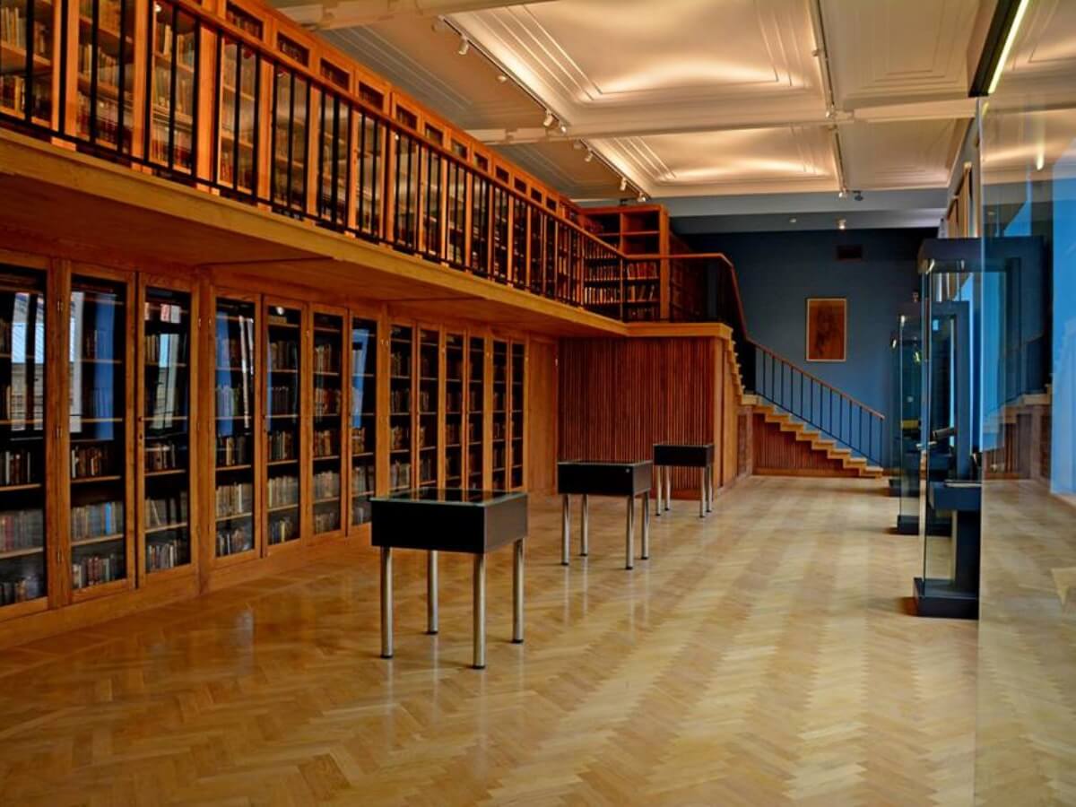 ი. მაჩაბლის სახელობის სამკითხველო დარბაზი უახლოს მომავალში პირველ მკითხველს დაელოდება