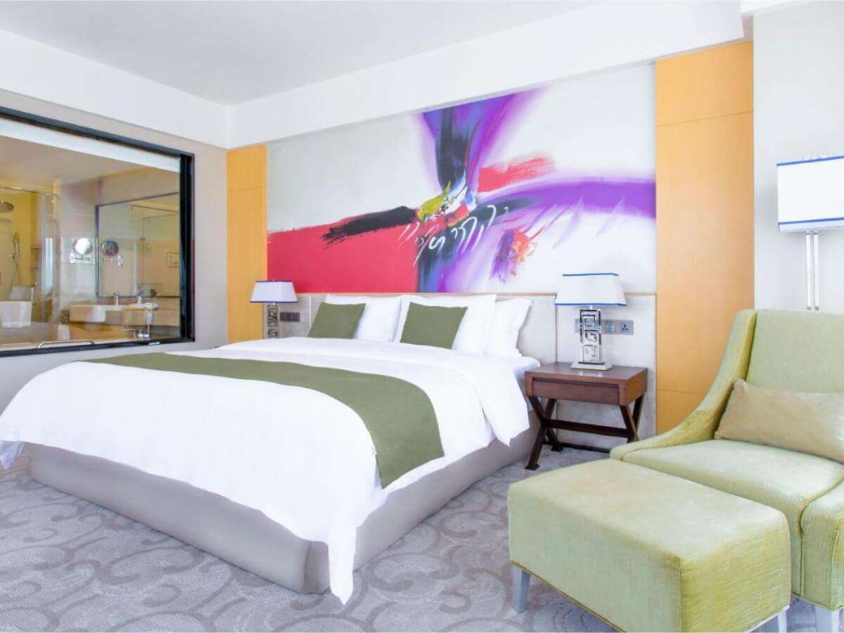 რა ჯდება ერთი დღით განთავსება თბილისის ბრენდულ სასტუმროებში – ტოპ 8 ხუთვარსკვლავიანი სასტუმრო დედაქალქში