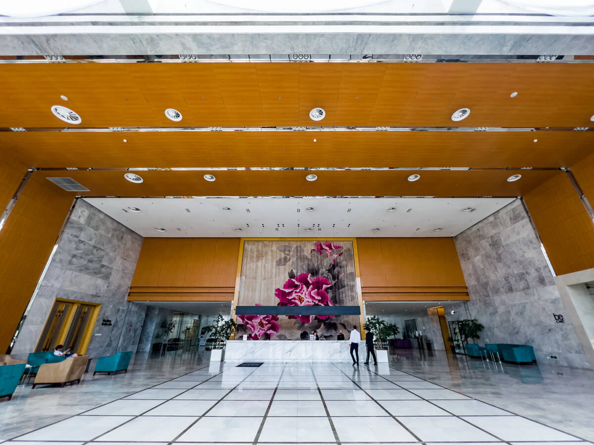 რა ჯდება ერთი დღით განთავსება თბილისის ბრენდულ სასტუმროებში – ტოპ 8 ხუთვარსკვლავიანი სასტუმრო დედაქალქში