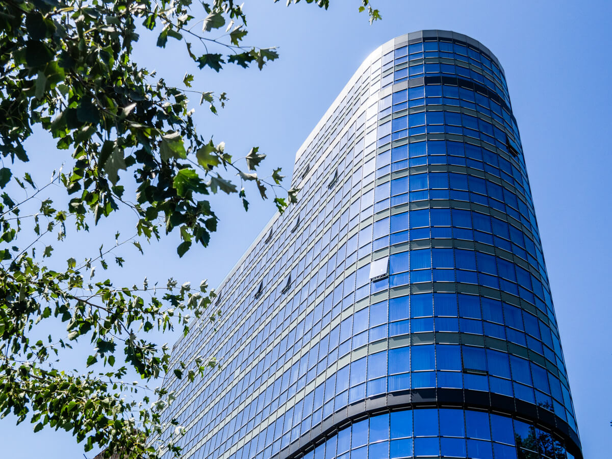 რა ჯდება ერთი დღით განთავსება თბილისის ბრენდულ სასტუმროებში – ტოპ 8 ხუთვარსკვლავიანი სასტუმრო დედაქალქში