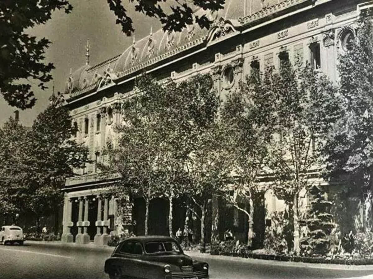 ორი უძველესი შენობა თბილისის კულტურული ცხოვრების სათავეში