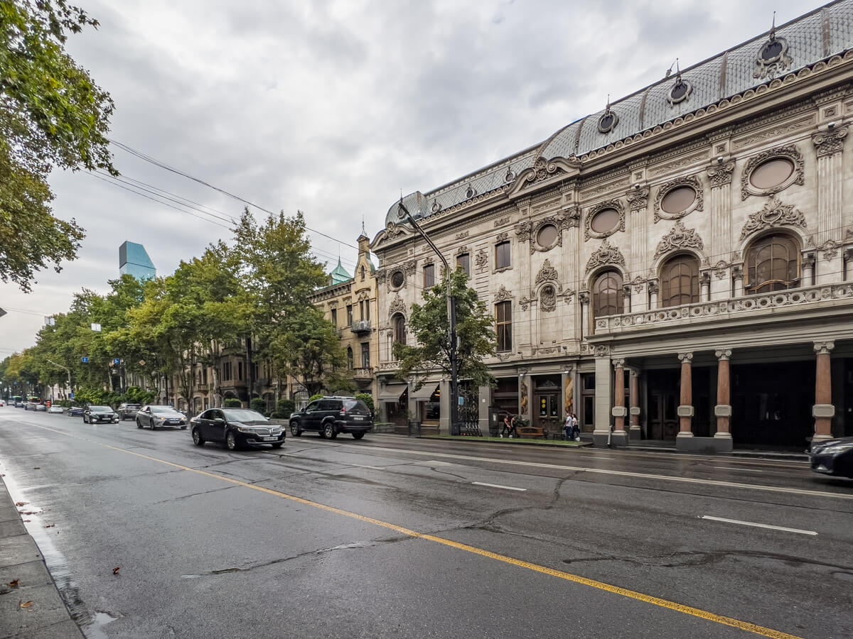 ორი უძველესი შენობა თბილისის კულტურული ცხოვრების სათავეში