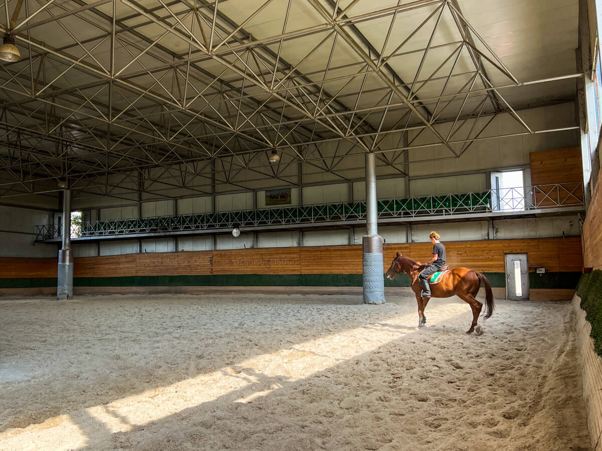 ლისის ტბა და ირგვლივ არსებული სამშენებლო ისტერია