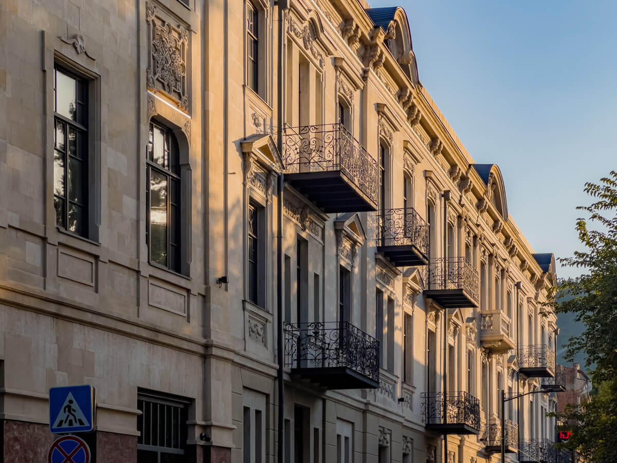 100 წლოვანი ფოსტის შენობა და ახალი სივრცე – Radisson RED Tbilisi