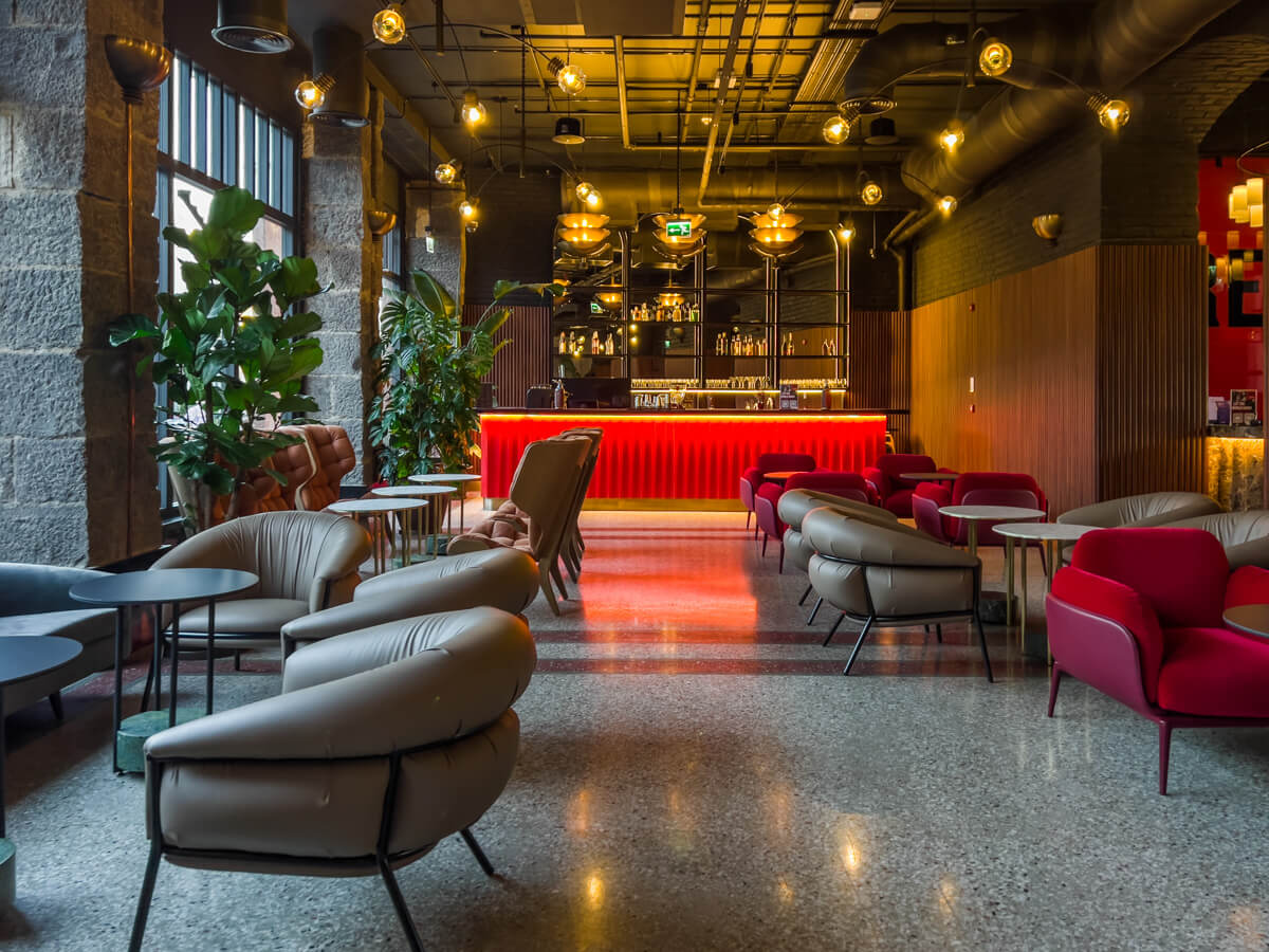 100 წლოვანი ფოსტის შენობა და ახალი სივრცე – Radisson RED Tbilisi