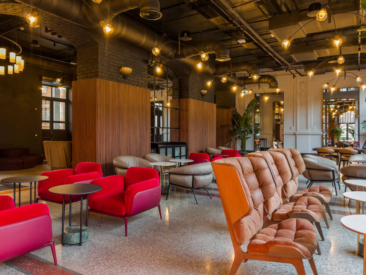 100 წლოვანი ფოსტის შენობა და ახალი სივრცე – Radisson RED Tbilisi