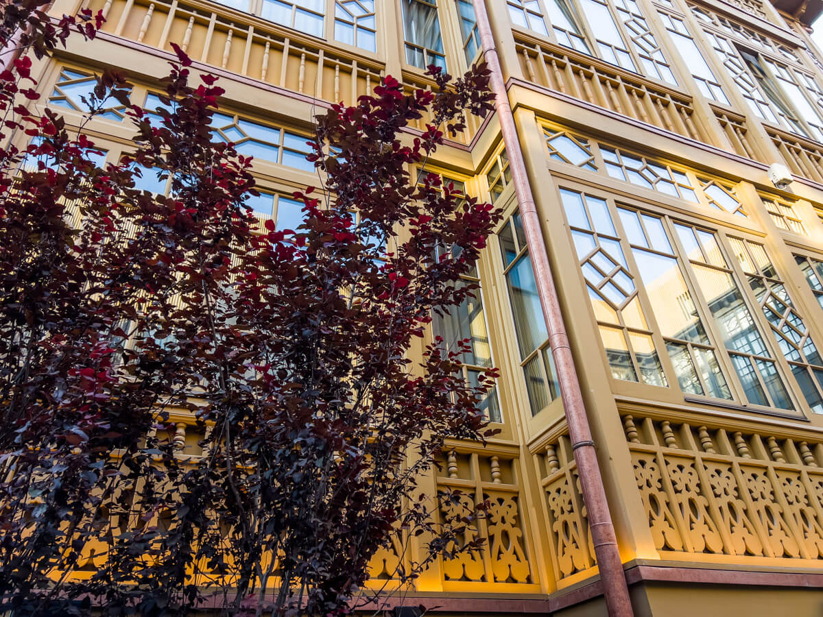 100 წლოვანი ფოსტის შენობა და ახალი სივრცე – Radisson RED Tbilisi