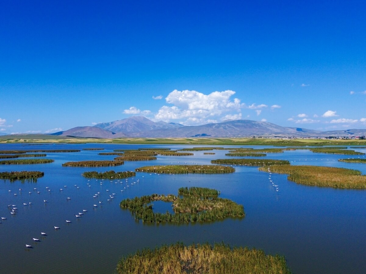 მისტიკური “ხანჩალის ტბა”-ფოტო ფაქტი სამცხე-ჯავახეთიდან