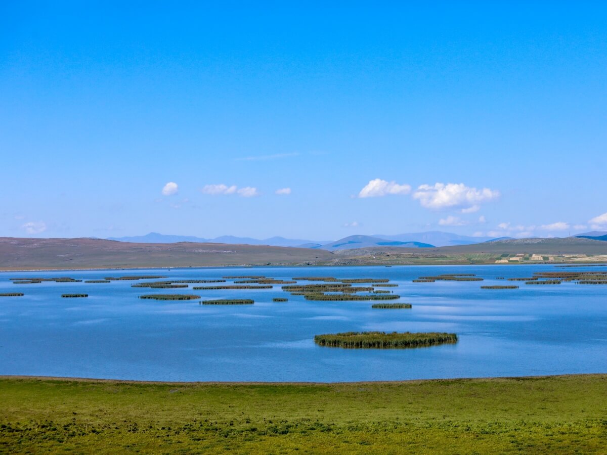 მისტიკური “ხანჩალის ტბა”-ფოტო ფაქტი სამცხე-ჯავახეთიდან