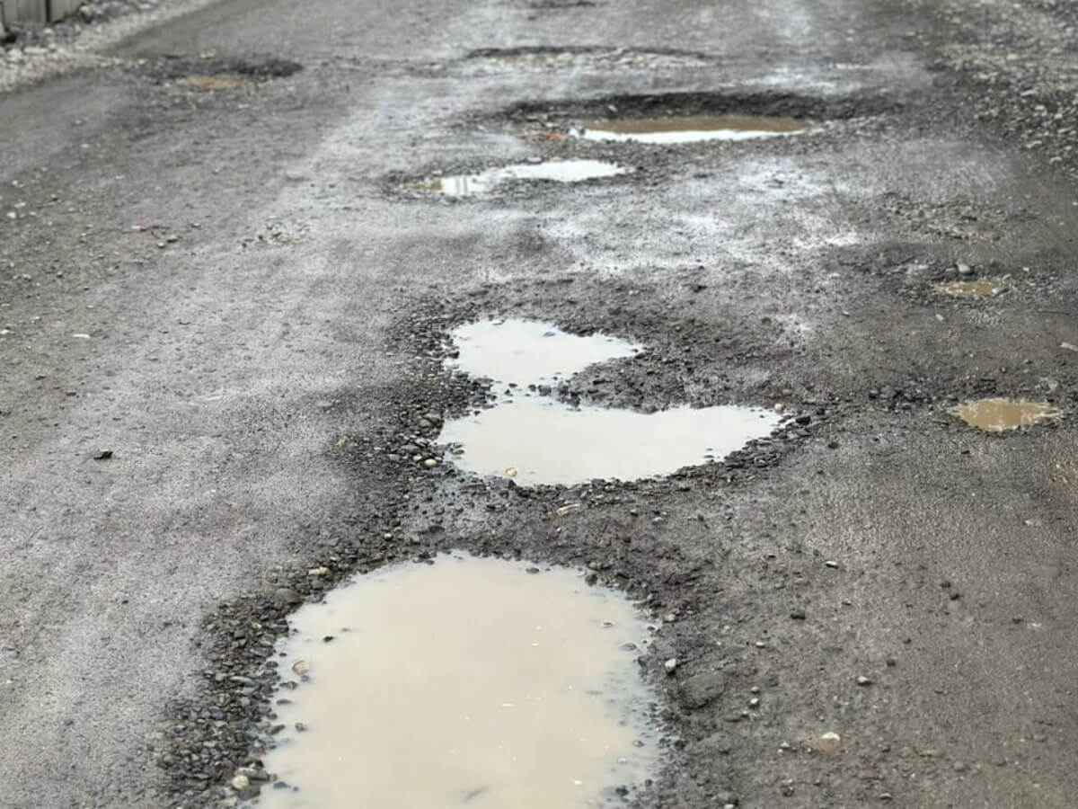 თბილისის ორი ქუჩა სადაც წვიმიან ამინდში გადაადგილება თითქმის შეუძლებელია