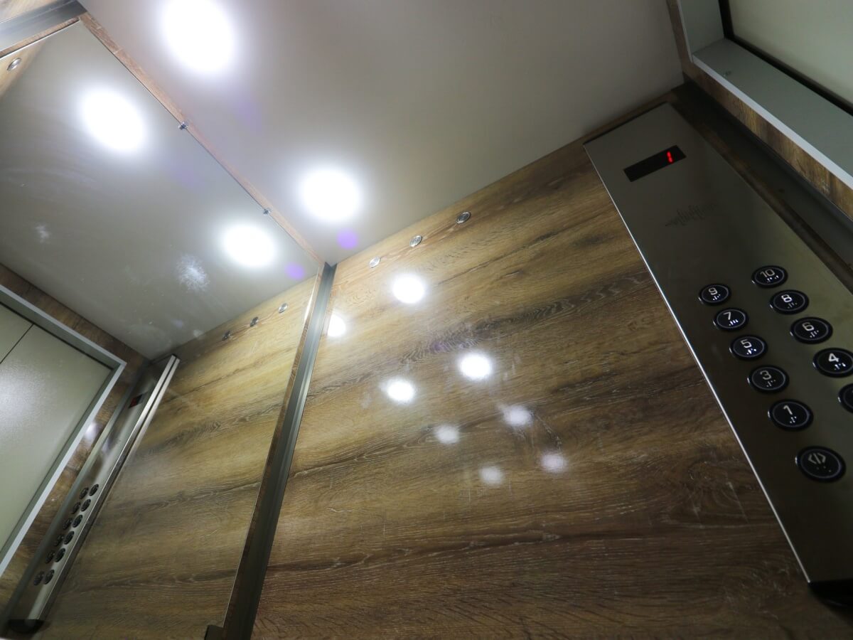 გლდანში, ძველ კორპუსში რამდენიმე ავარიული ლიფტი ახალით ჩანაცვლდა