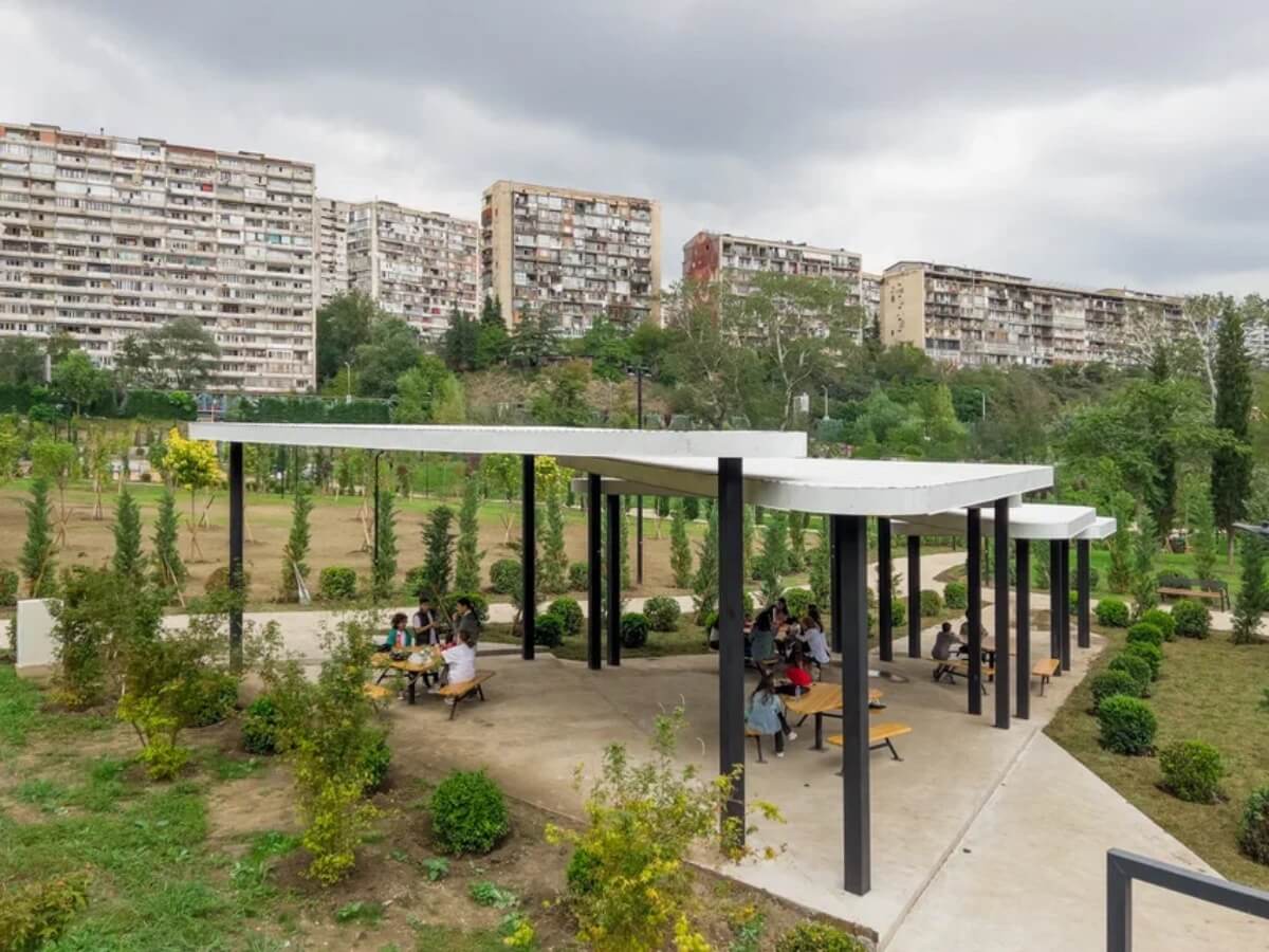 “მზიურის პარკის” ტერიტორიას ახალი სივრცე შეემატება-ნახეთ kalaki.ge-ს ფოტოკოლაჟი პარკიდან