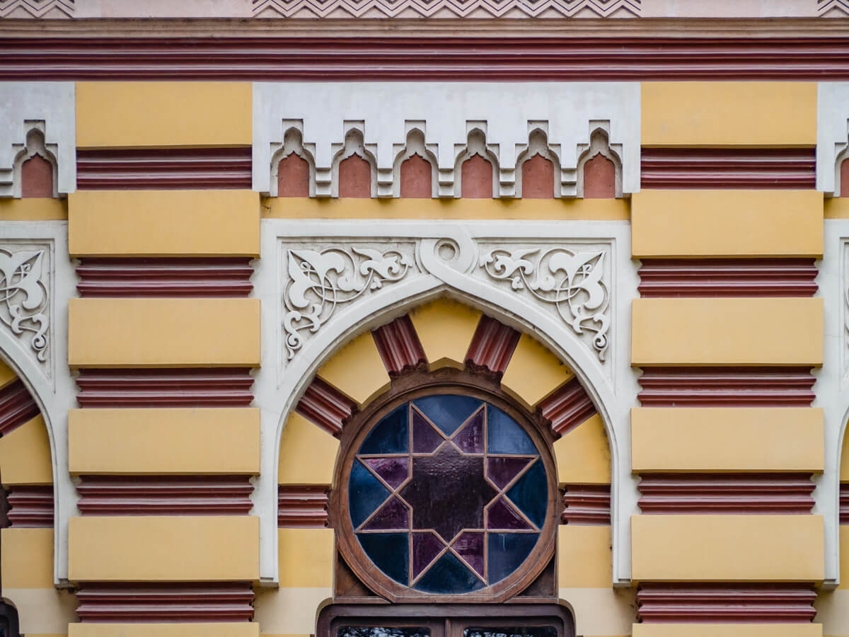 ორი უძველესი შენობა თბილისის კულტურული ცხოვრების სათავეში