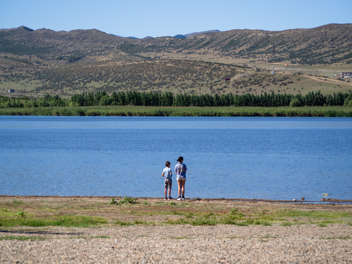 ლისის ტბა და ირგვლივ არსებული სამშენებლო ისტერია