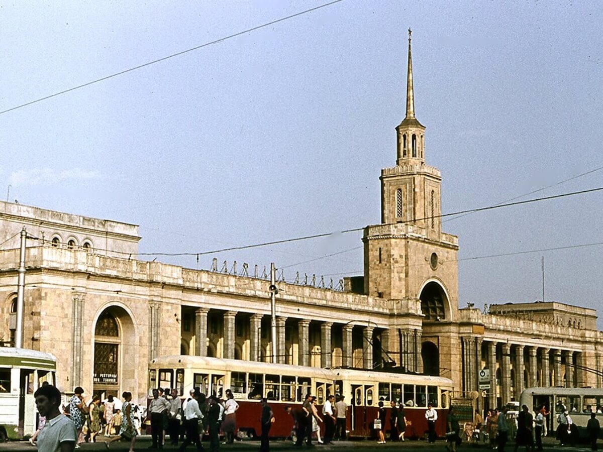 აი, როგორ იყო! გადავფურცლოთ საქართველოს სსრკ-ის განრიგი: მატარებლები მოსკოვიდან თბილისსა და წყალტუბოში, ადგილობრივი მატარებლები თელავში, გაგრასა და ცხინვალში