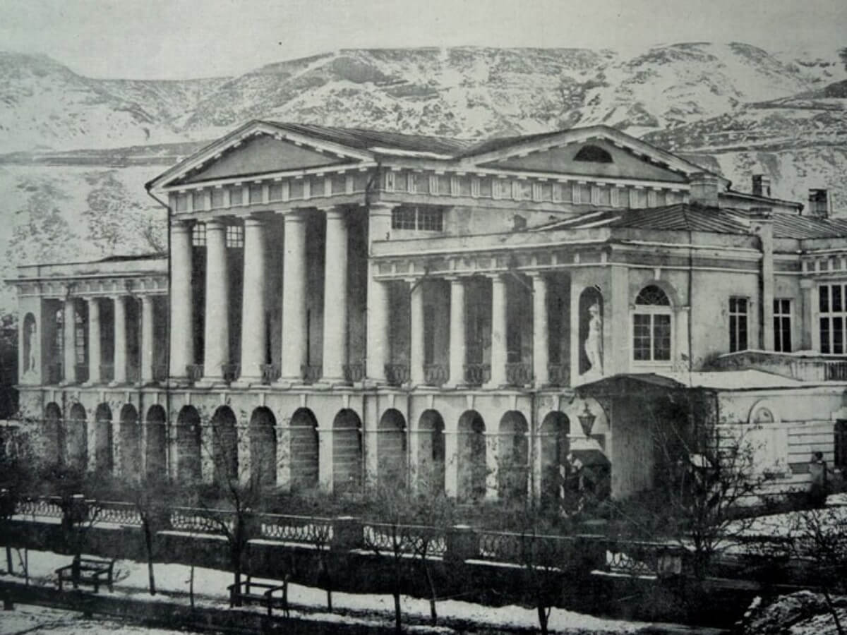 თბილისის ისტორიული შენობები გასულ საუკუნეში და დღეს