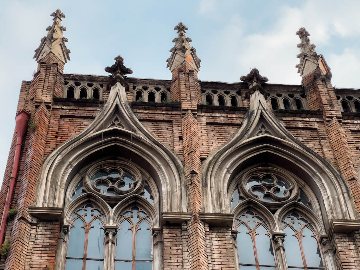 თბილისის ისტორიული შენობები გასულ საუკუნეში და დღეს