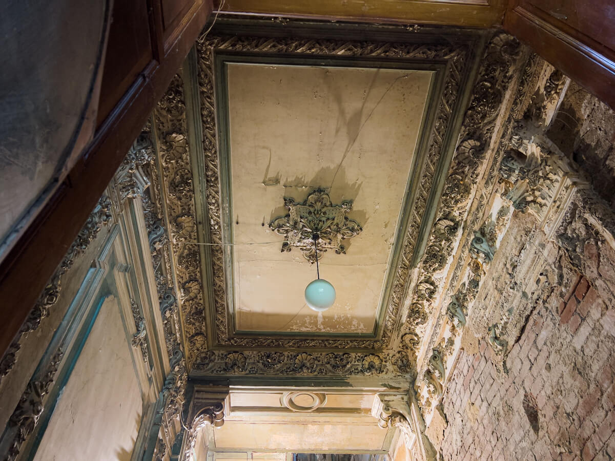 თბილისის ისტორიული შენობები გასულ საუკუნეში და დღეს