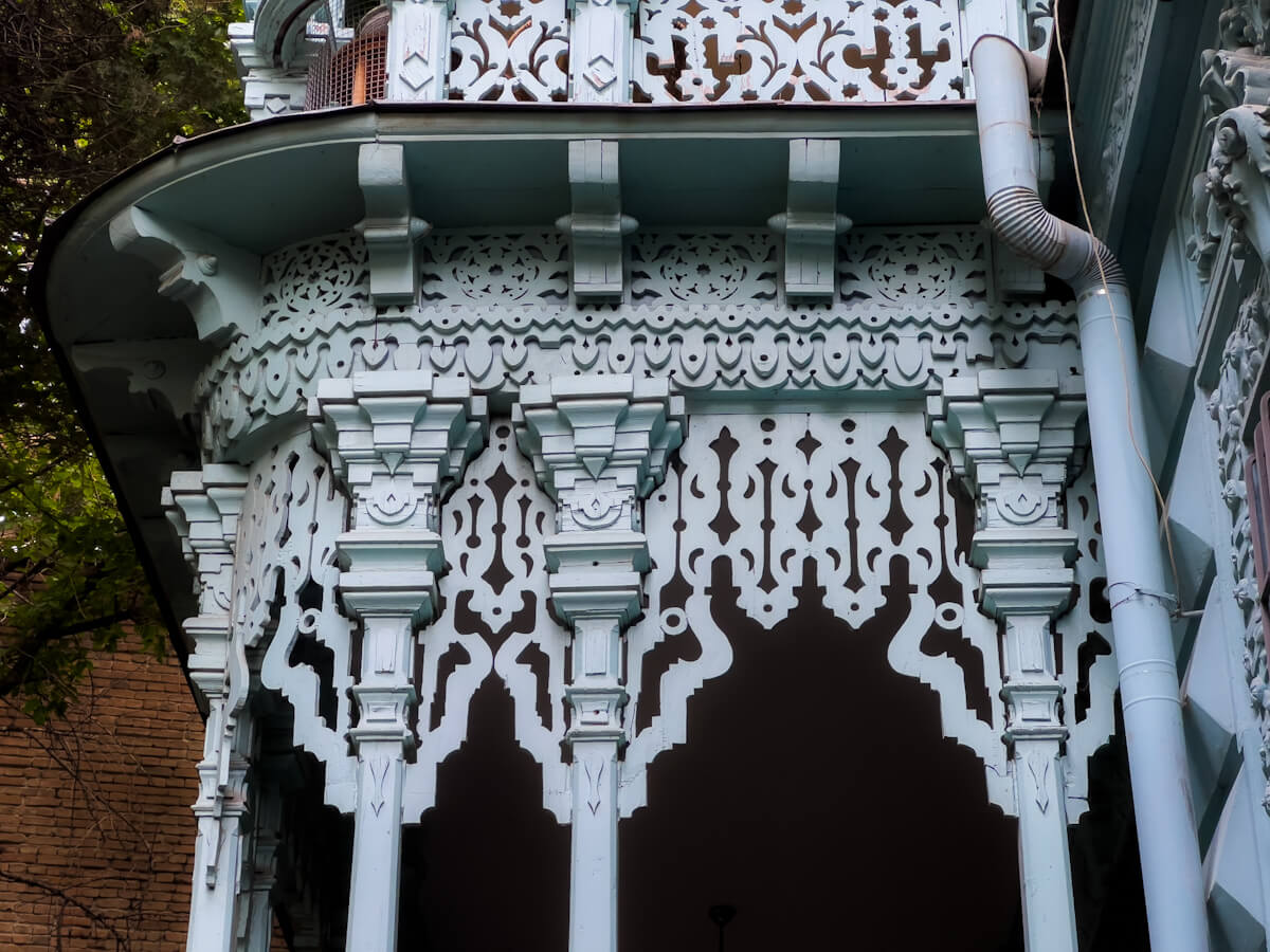 თბილისის ისტორიული შენობები გასულ საუკუნეში და დღეს