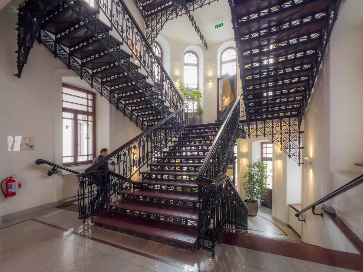 მარჯანიშვილის №7-ში მდებარე შენობის იერსახე, ისტორია და რამდენჯერმე შეცვლილი ფუნქცია