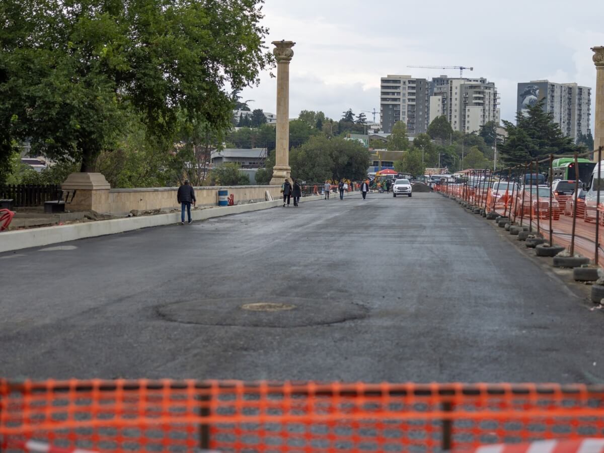 როდის აღდგება შალიკაშვილის ხიდზე მოძრაობა-დედაქალაქის მერმა ხიდის რეაბილიტაციის პროცესი მოინახულა