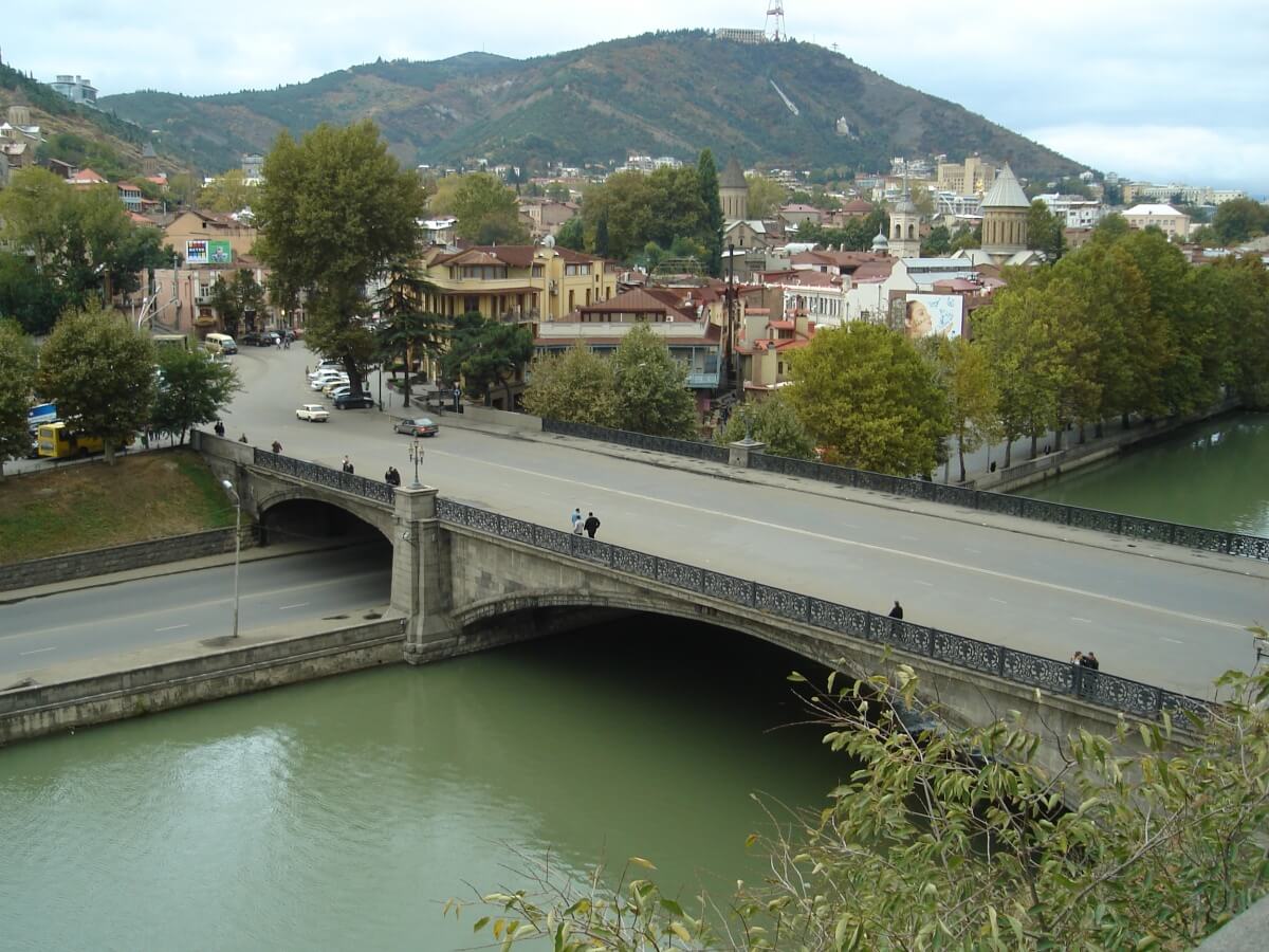 მეტეხის ხიდზე სარეაბილიტაციო სამუშაოები გახანგძლივდა-როდემდე გაგრძელდება შეზღუდვები