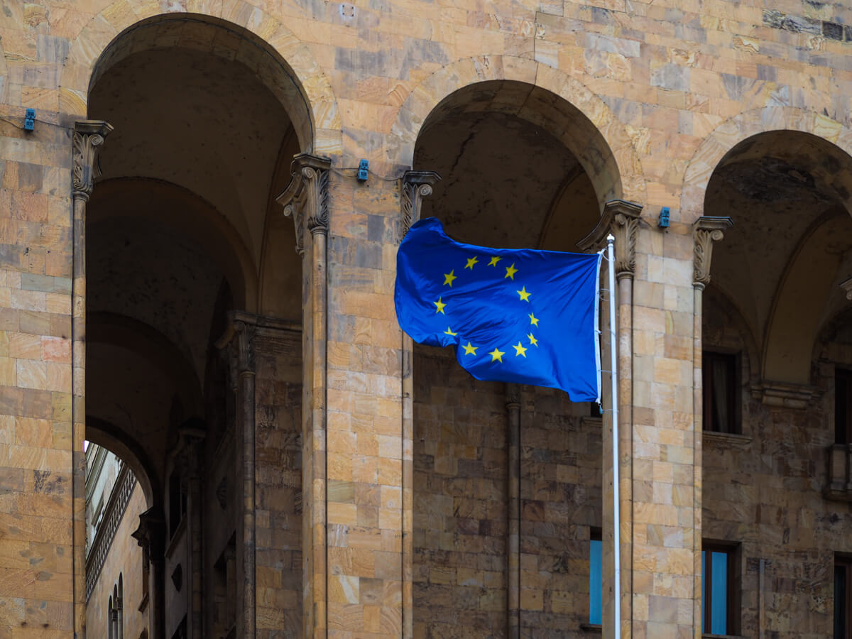 ერთი ადგილი ორი სრულიად განსხვავებული დანიშნულების მქონე შენობისთვის