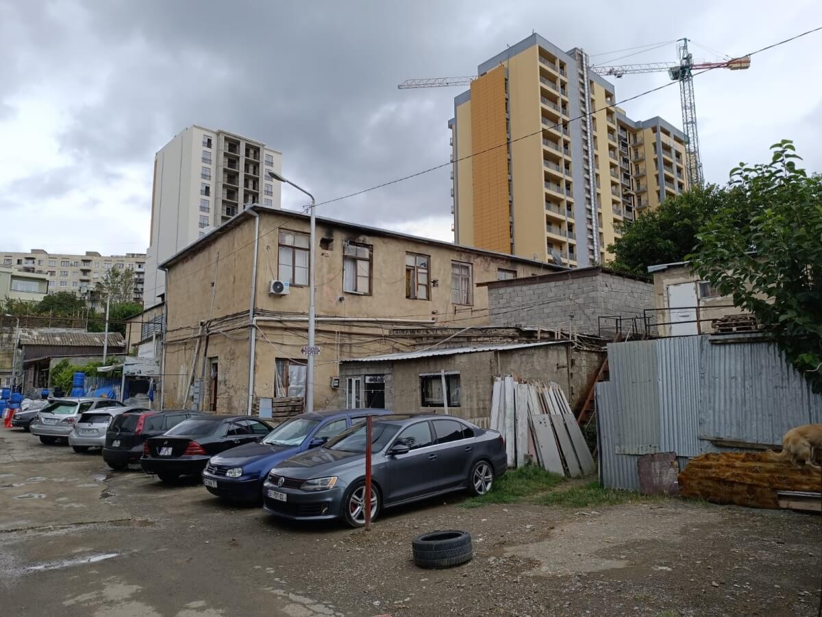 ფოტოფაქტი გლდანიდან-ცხოვრება მშენებლობასთან ერთად და განაშენიანების ბნელი მხარე