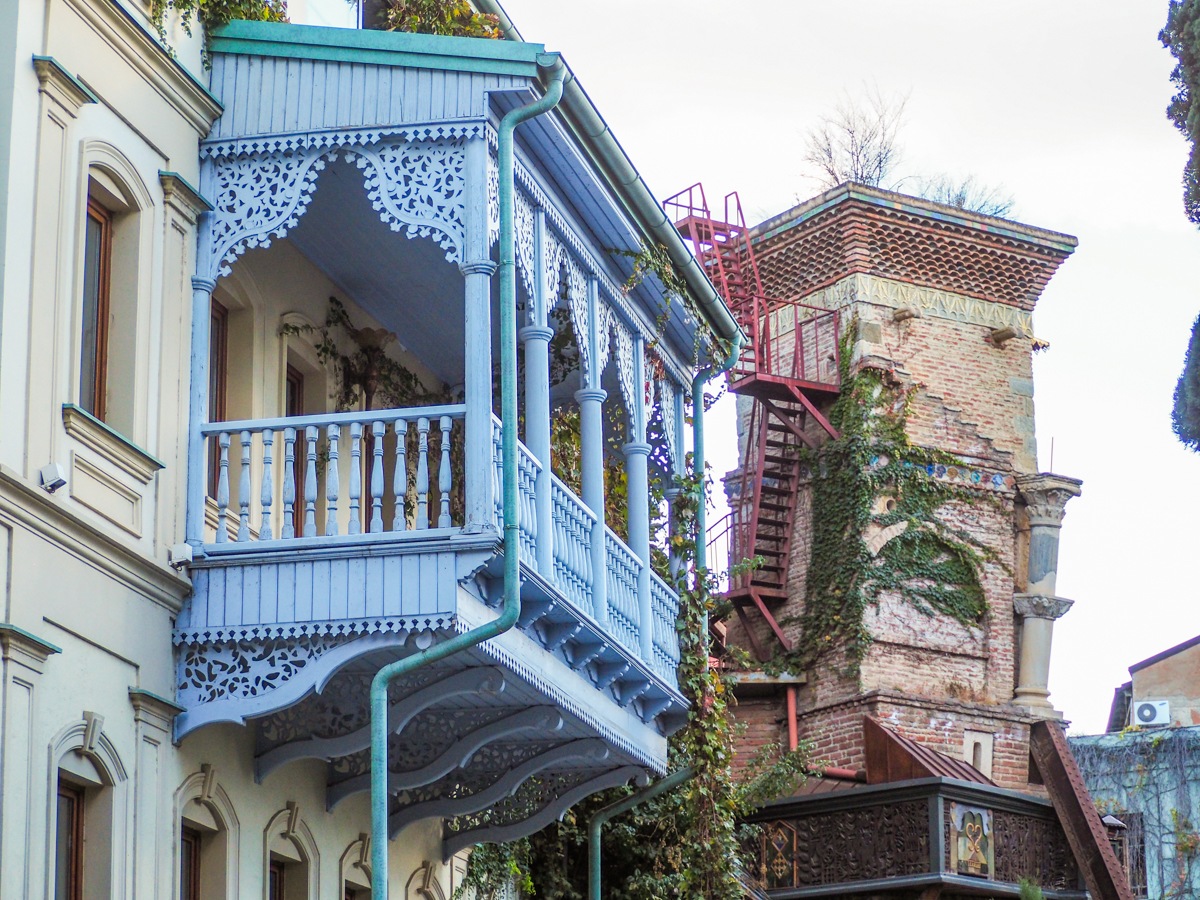 თეატრისთვის უჩვეულო შენობა