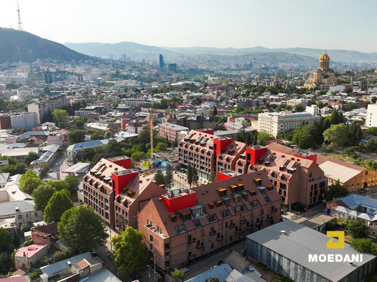 თბილისის უძველესი უბნის ორი სახე – ავლაბარში არსებული კონტრასტი