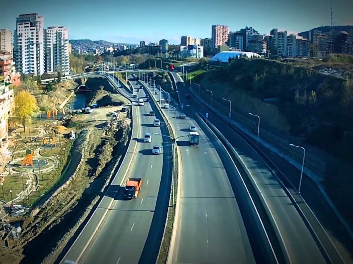 დღეიდან 20 ნოემბრამდე, ჭაბუა ამირეჯიბის გზატკეცილზე ავტომობილების გადაადგილება შეიზღუდება