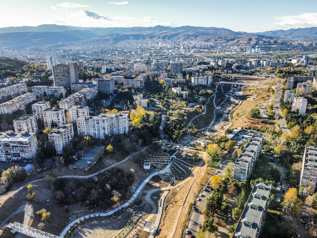 თემქის ხევის მოწყობის სამუშაოები მიმდინარე წლის დეკემბერში დასრულდება – რეკრეაციული სივრცე, რომლის მსგავსიც დამოუკიდებელი საქართველოს ისტორიაში არ მოწყობილა
